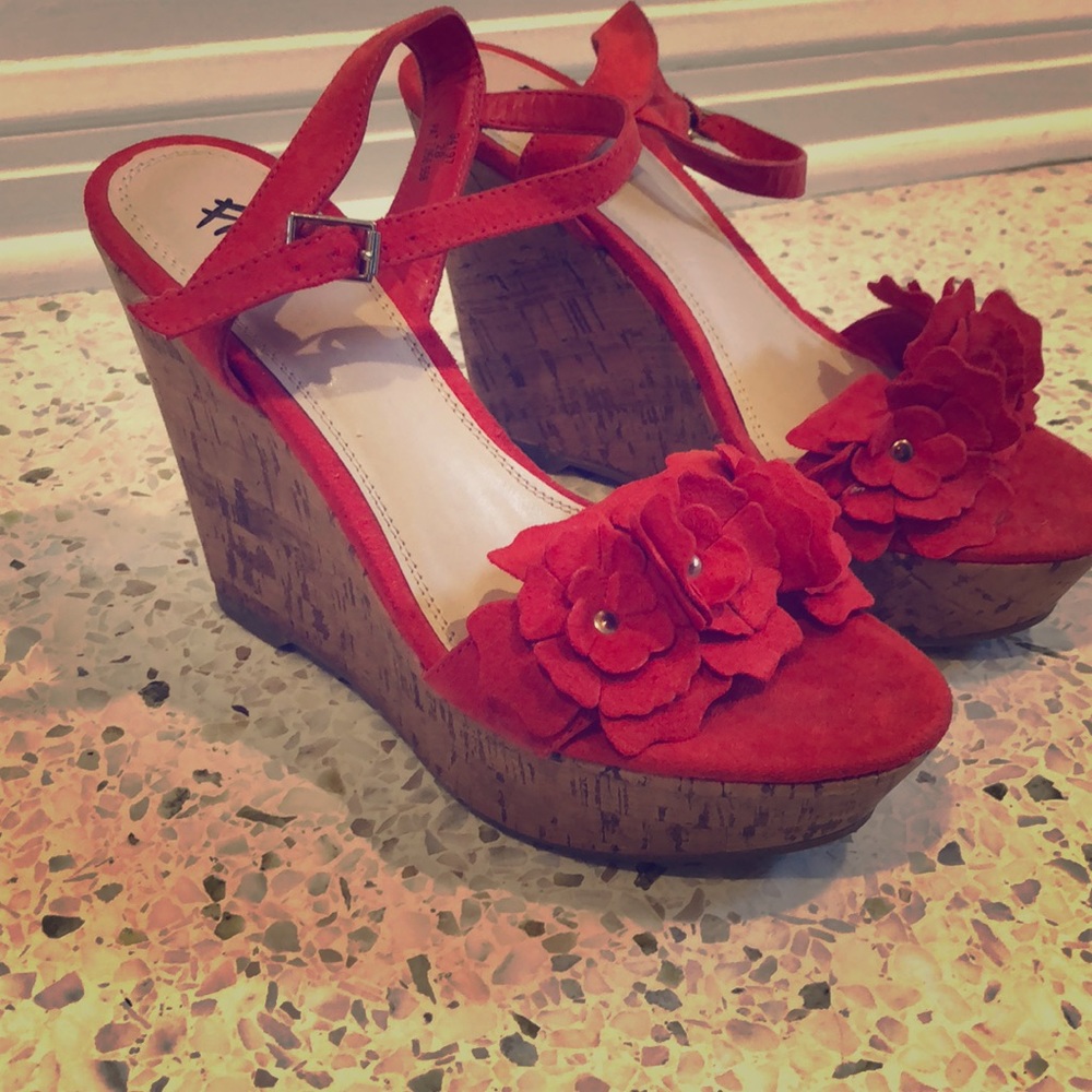 Fioni wedges